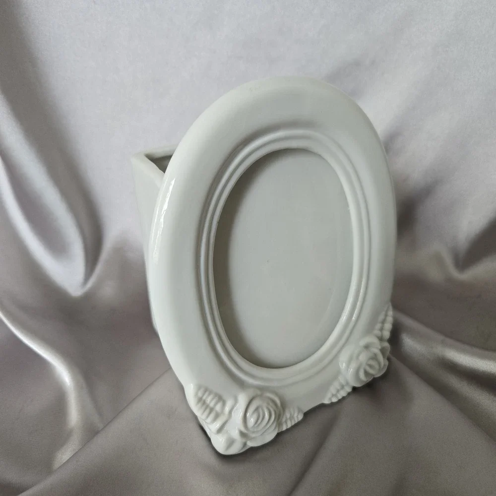 Vintage Teleflora Planter With Oval Picture Frame Front Glossy‎ Finish